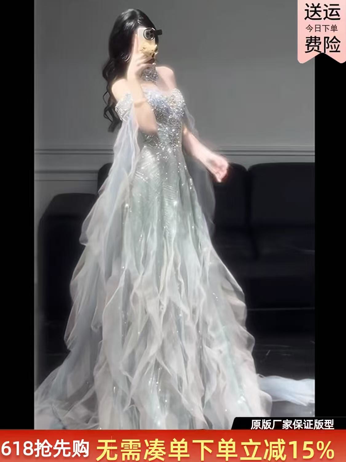 Ladies white long skirt with shiny didn't find size on picture