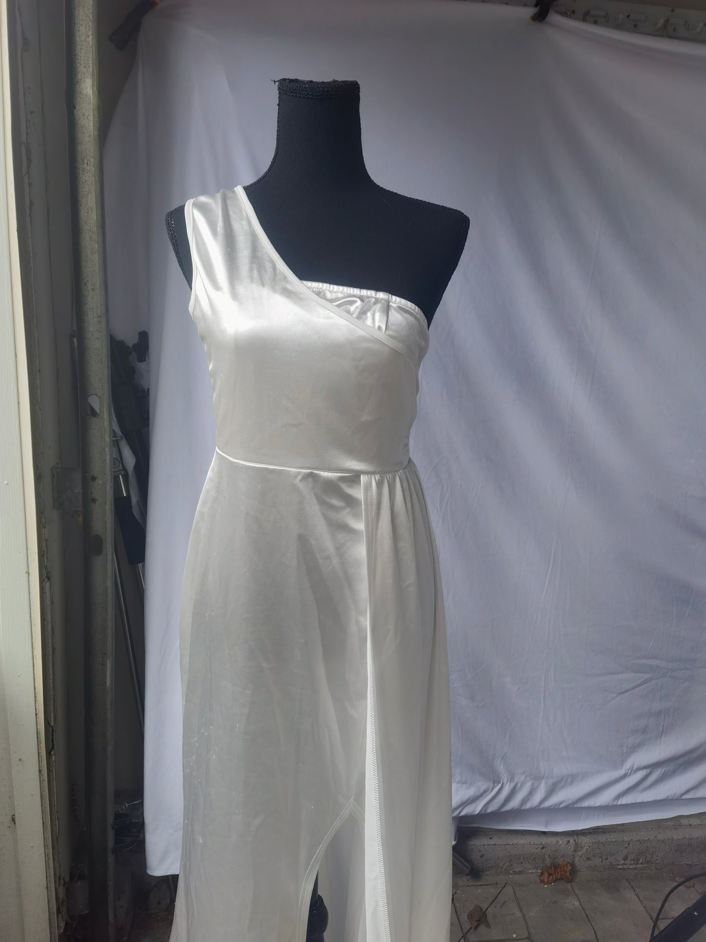 One-shoulder velvet bridesmaid dress for weddings, bow, long formal evening dress with slit Size S