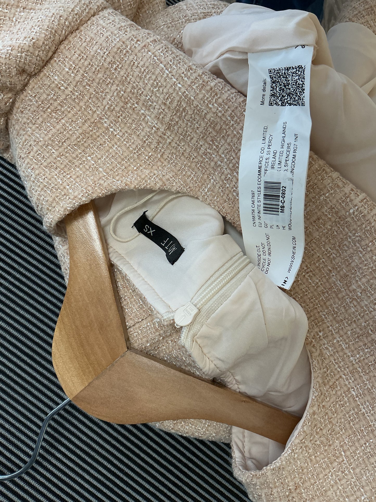 Beige Textured sweater Size XS