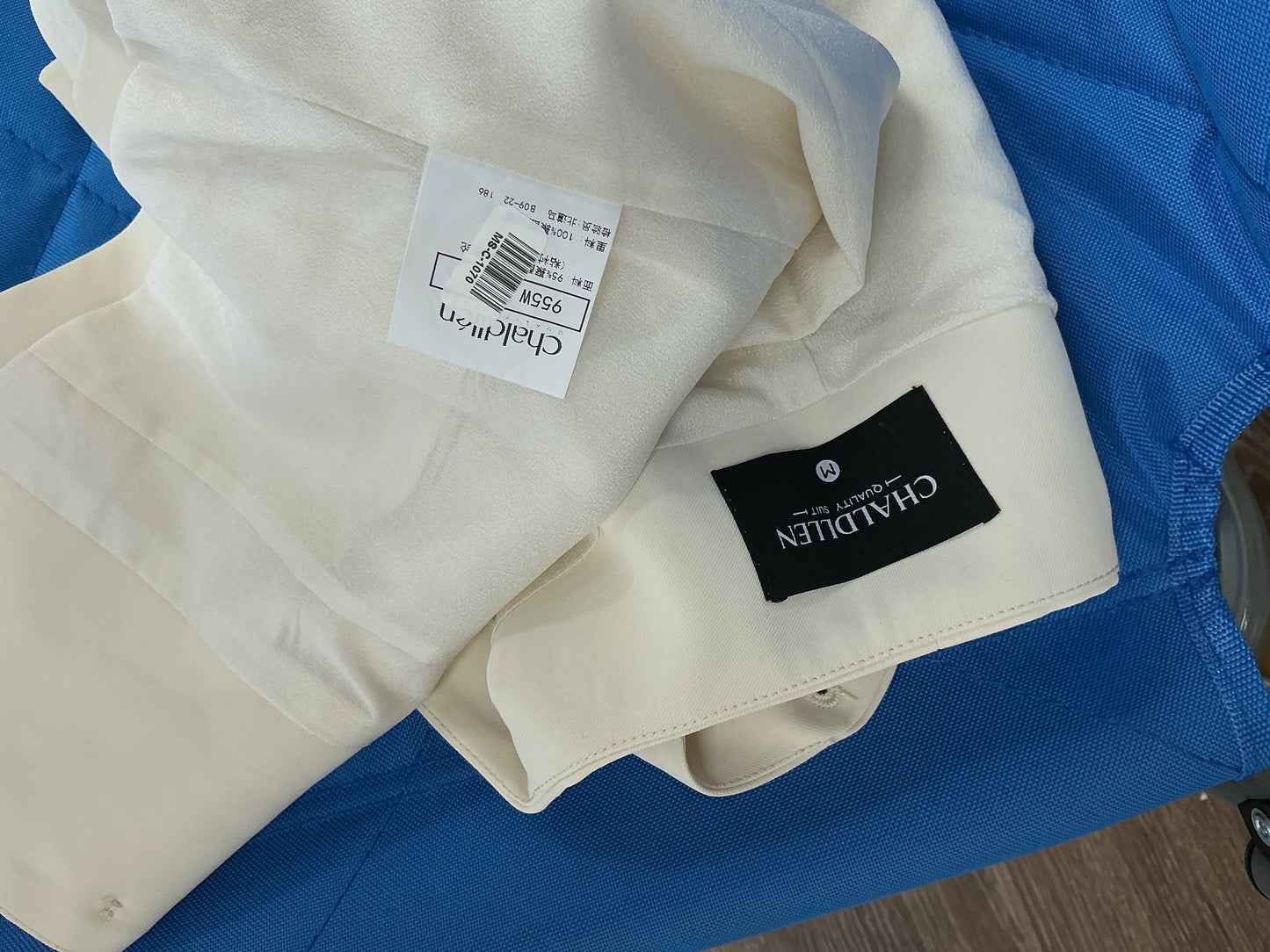 CHALDLLEN Ivory Tailored Single Breasted Vest Size M