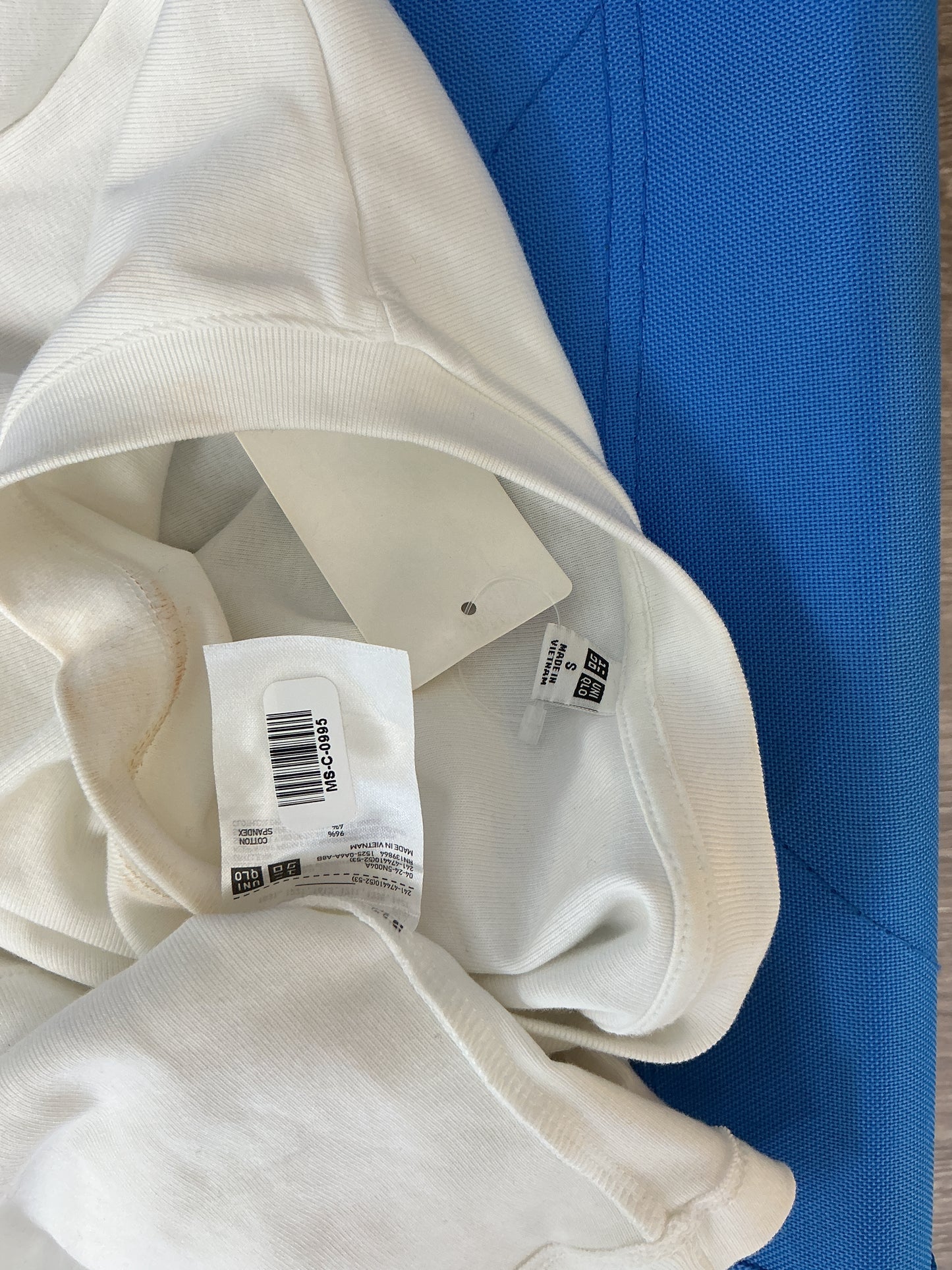 UNIQLO White T-Shirt Size S