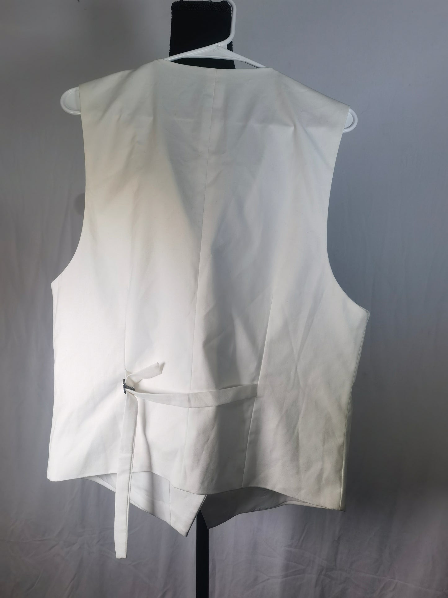 Mens Slim-Fit Four Button Vest White Size No