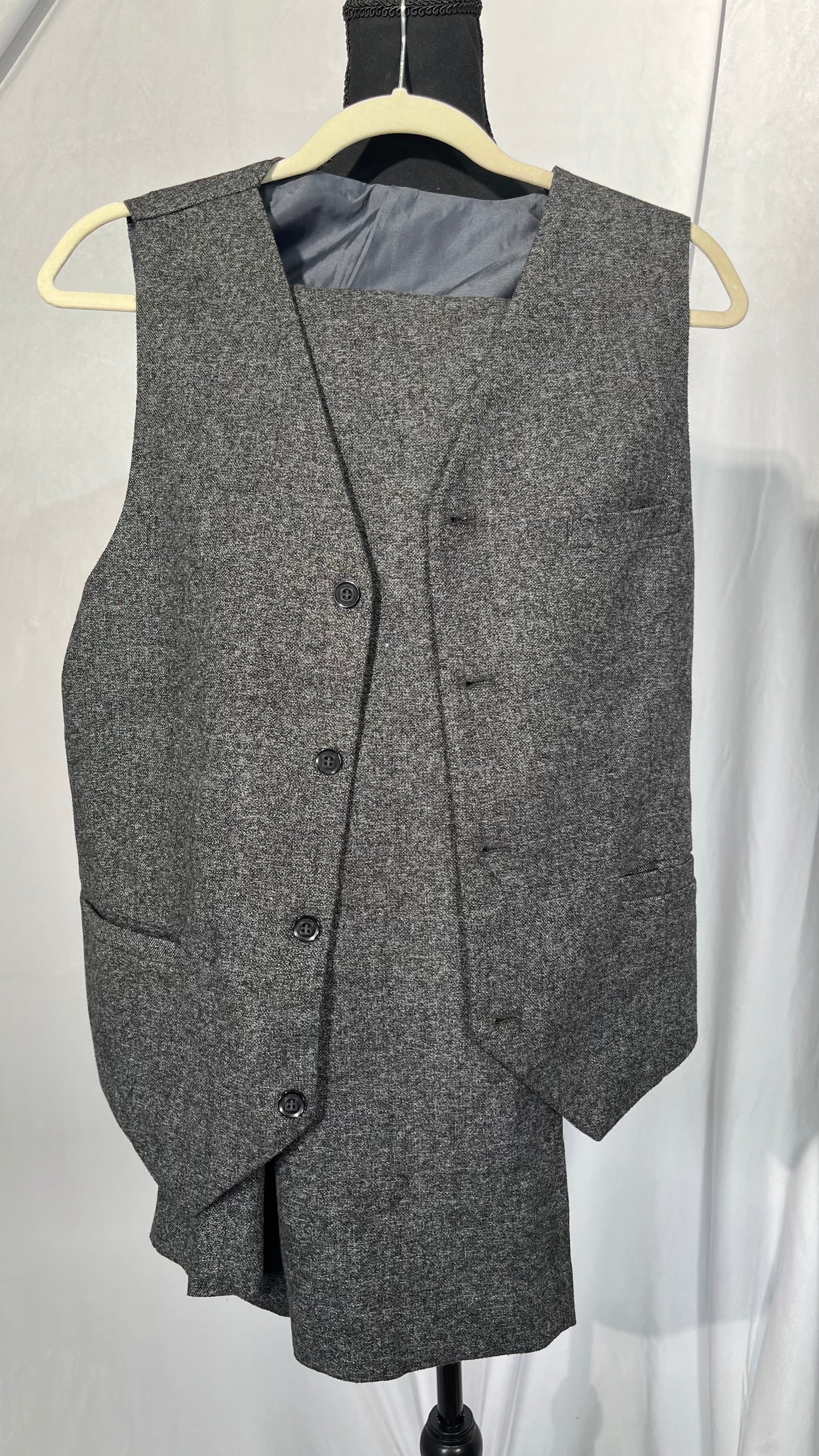 Dobell Harris Tweed Mens Black/Grey Herringbone Tweed Vest Regular Fit 100% Wool didn't find size on picture