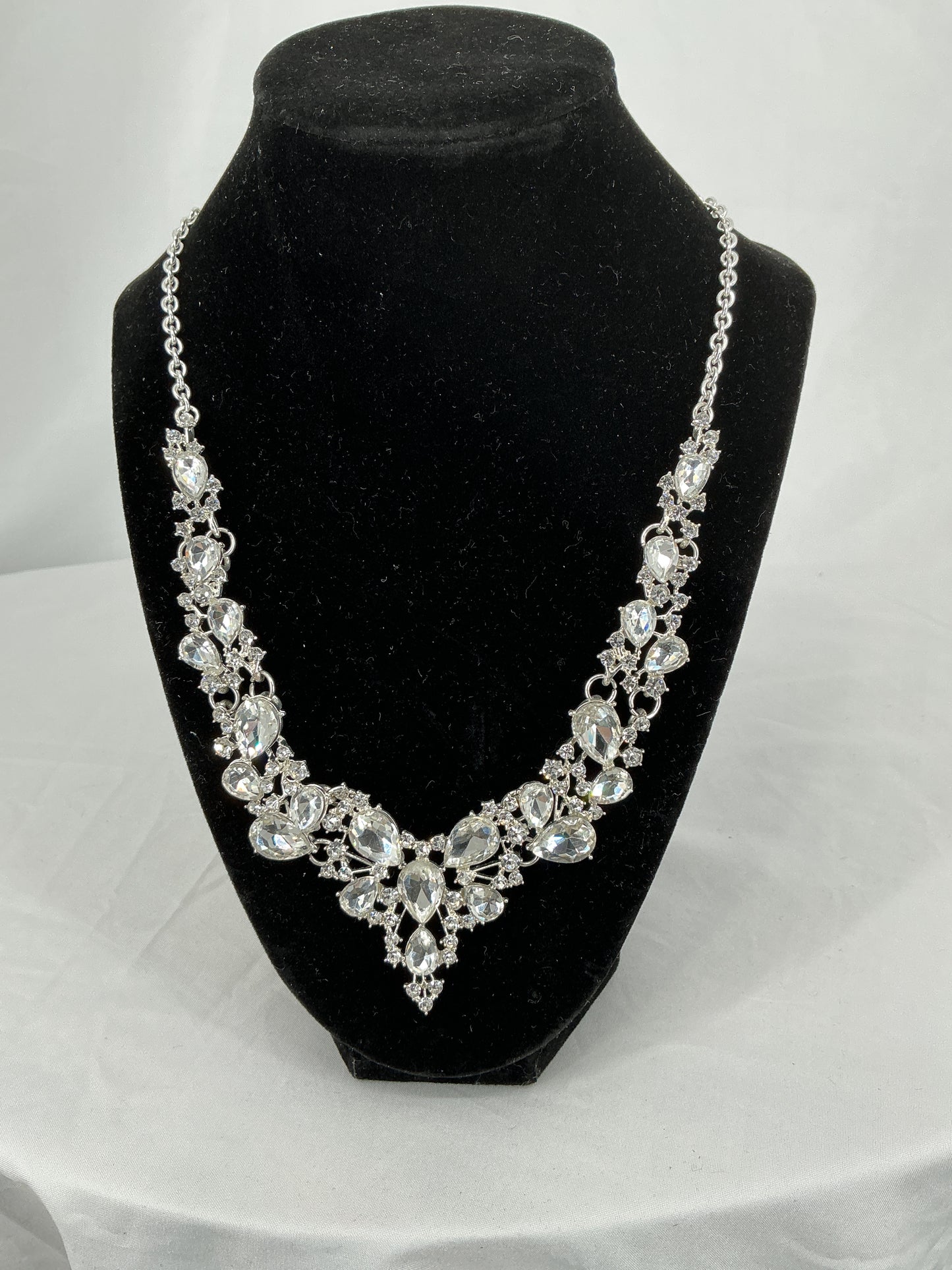 Celestial Diamond-Tone Petal Collier