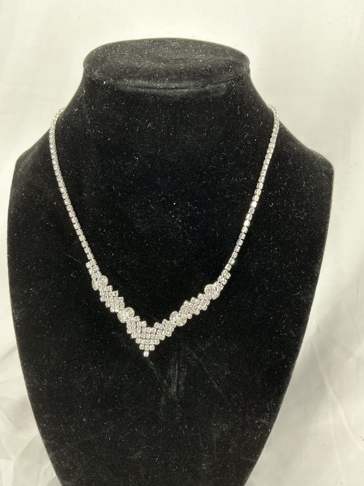 Shimmering Silhouette Delicate V-Necklace