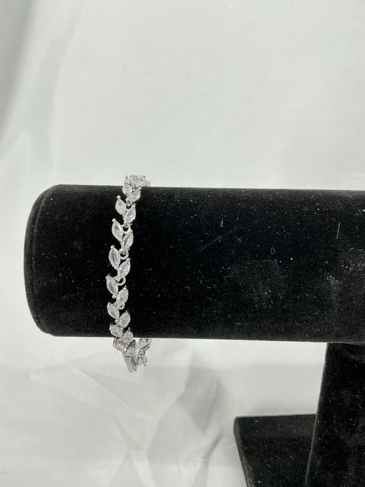 Silver Leaf Radiance Bracelet