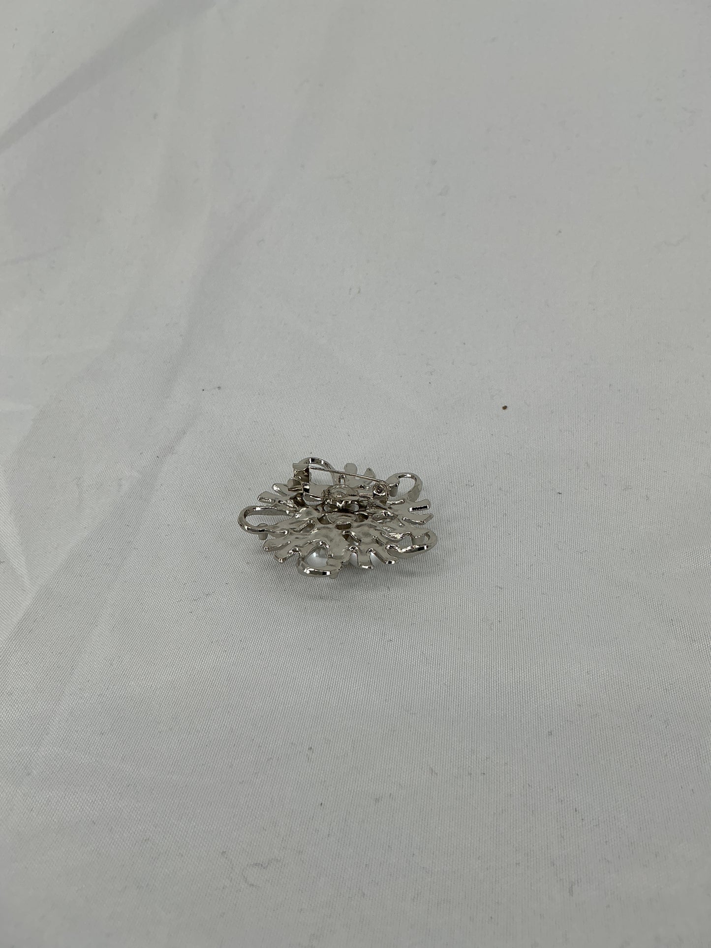 Silver floral pearl brooch