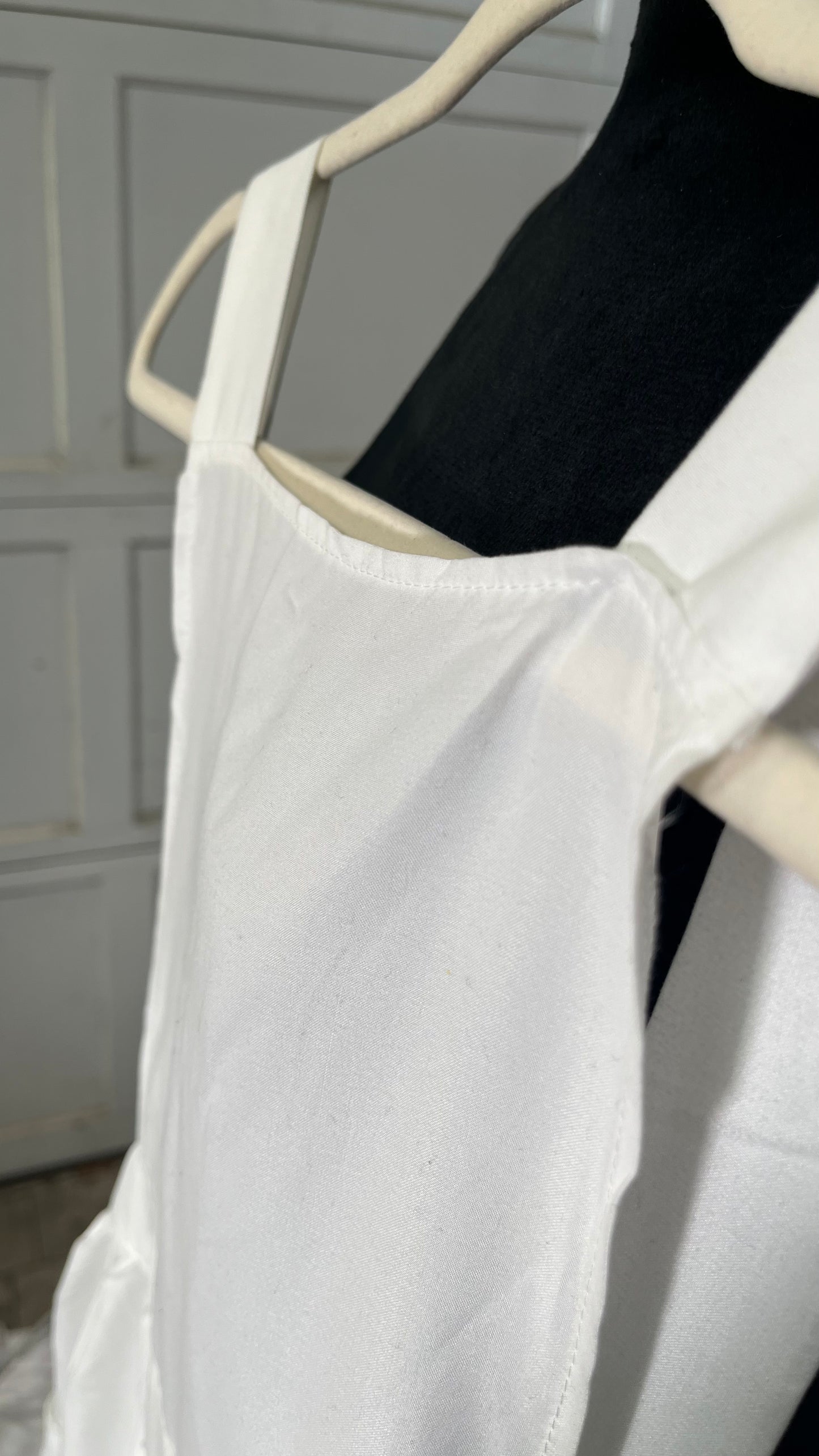 ZALYMOE Womens Cotton Apron with 2 Pockets Cross Back Cooking Pinafore Dress Baking Gardening Works Arpon Mother Gift didn't find size on picture