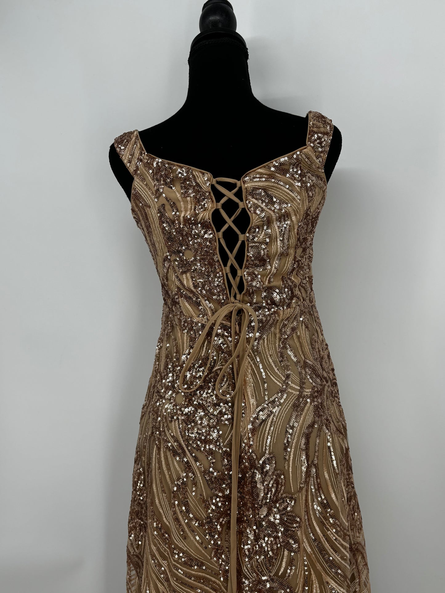 Women’s Gold Strapless Evening Gown – Size m