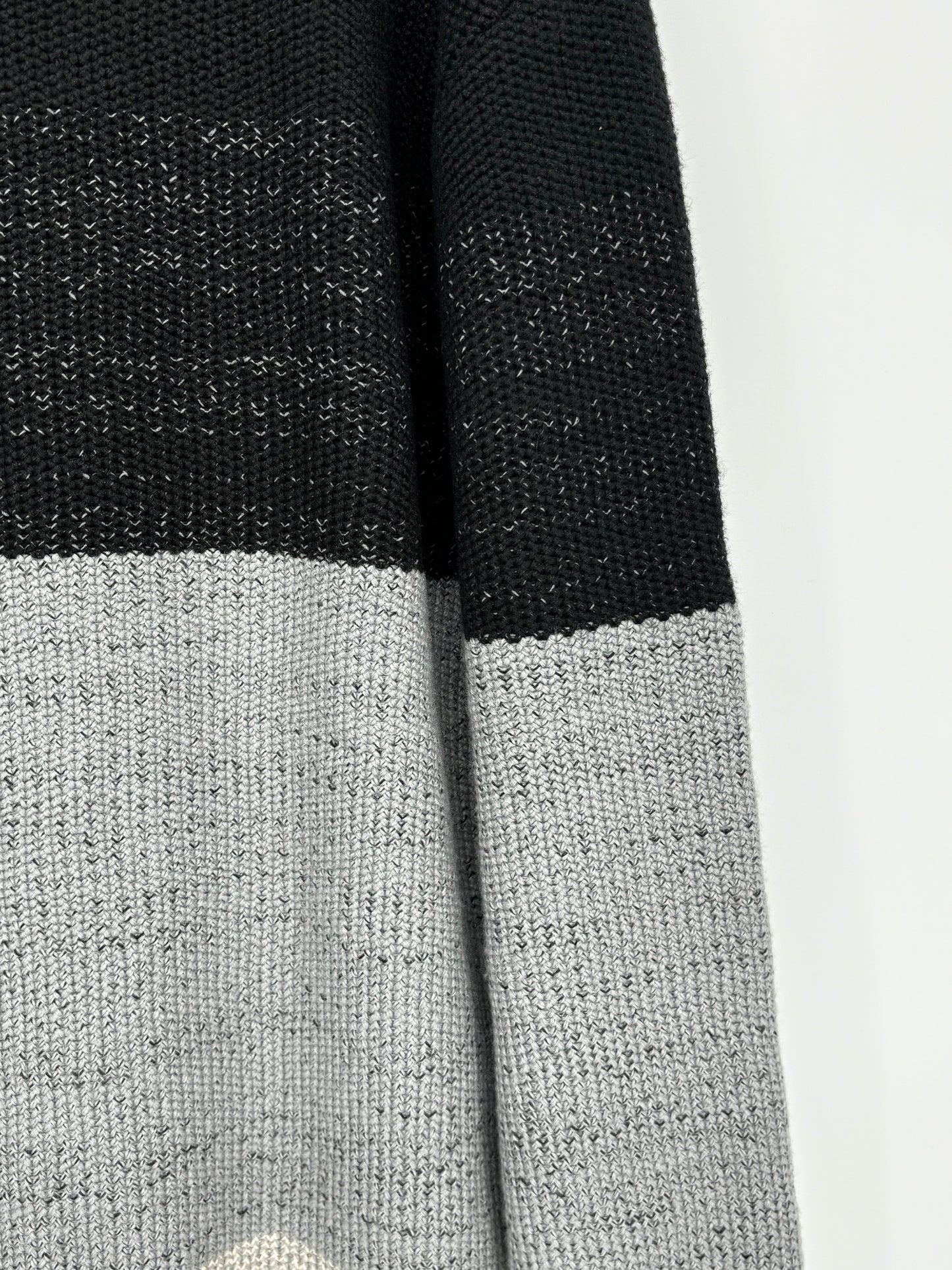 Men’s Black White and Gray Striped Sweater size l