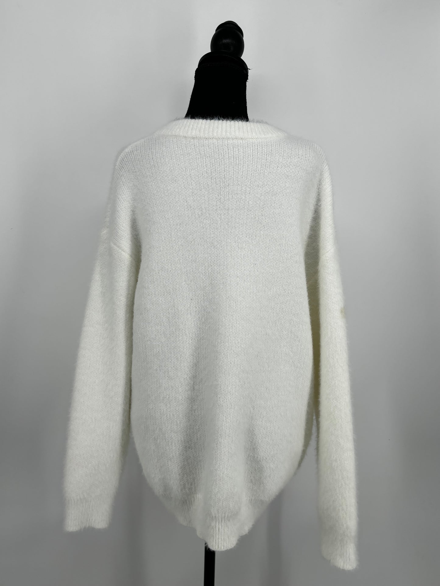 Classic White Knit Sweater – Women’s XL
