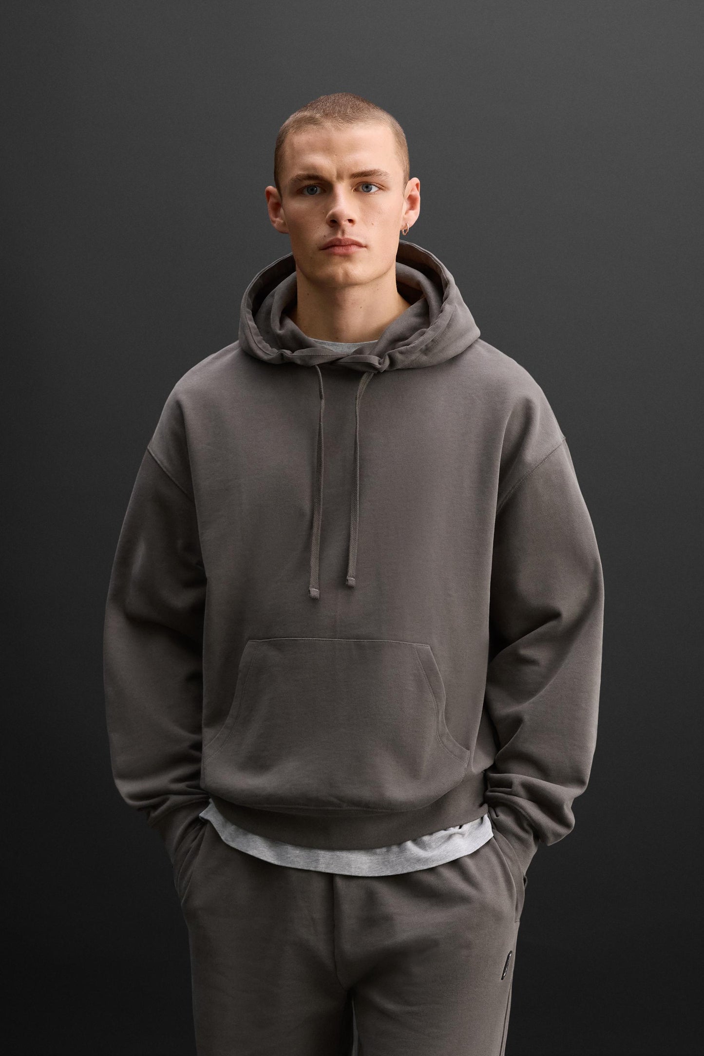 HOODIE SWEATSHIRTsize M