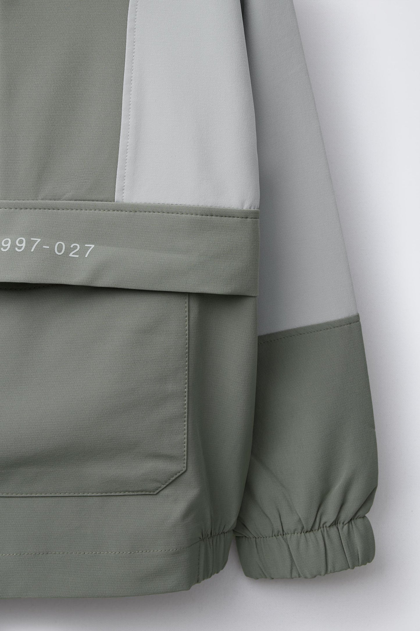 Children's clothing tops off-white, pants size 128cm/7-8 years old TECHNICAL SWEATSHIRT WITH ZIPPER  size7/8