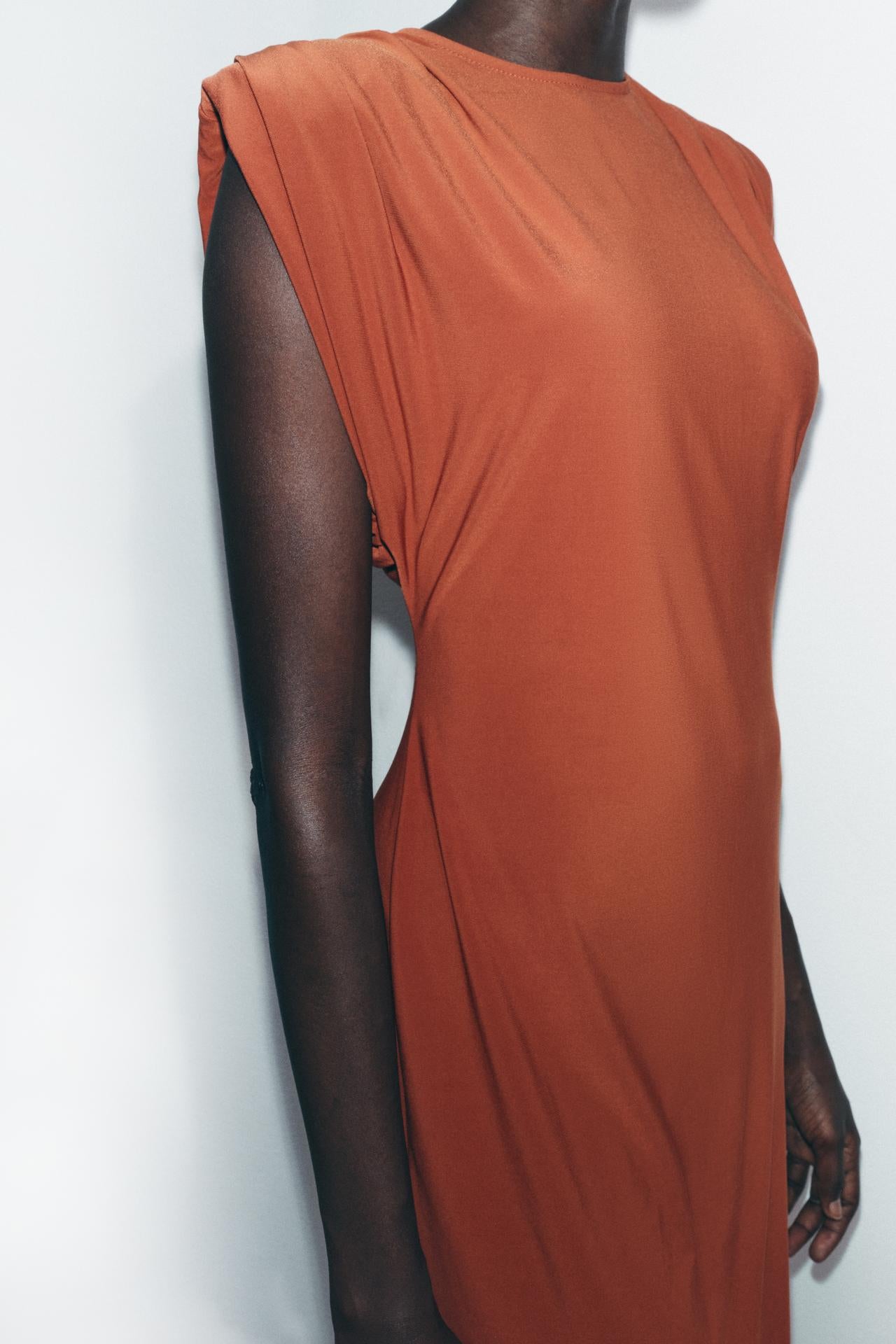 LONG DRESS WITH SHOULDER PADS Size S