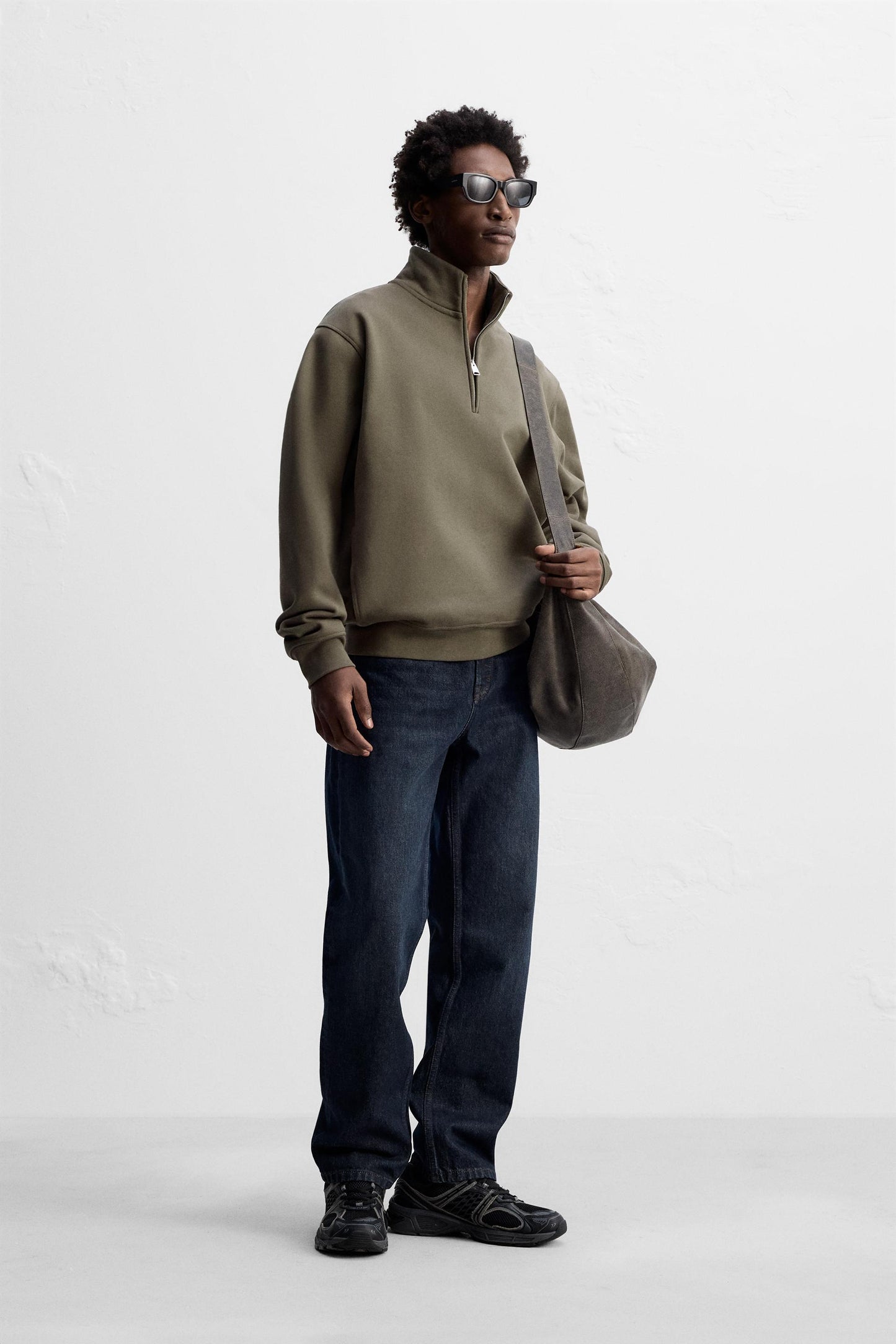 ZIPPERED COLLAR HEAVY WEIGHT SWEATSHIRT Size M