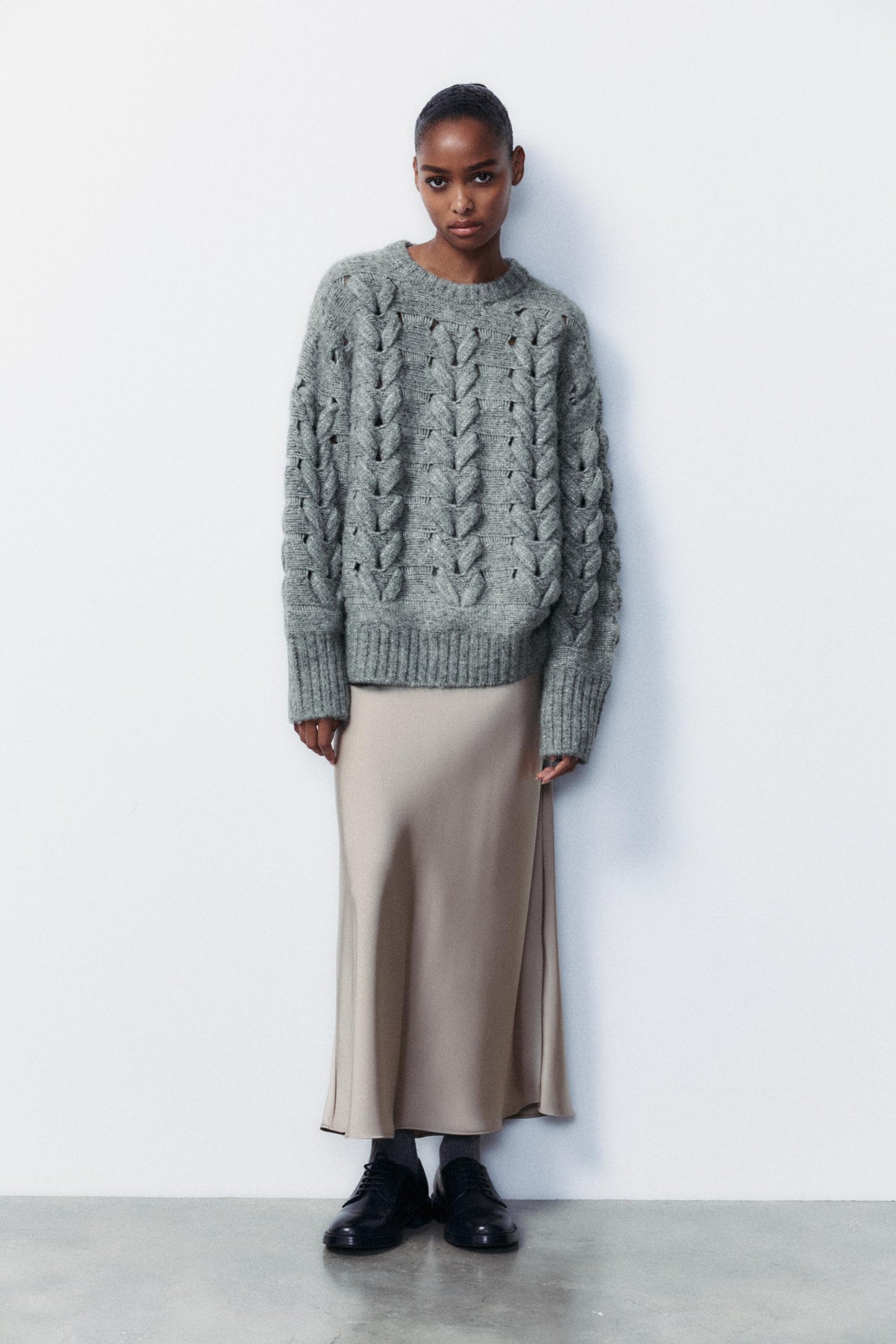 SATIN EFFECT MIDI SKIRT Size L