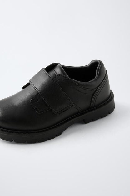 Women's LEATHER SHOES  size 2.5M