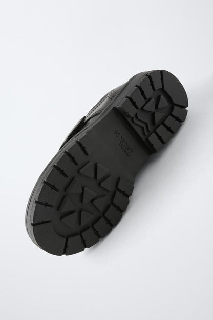 Women's LEATHER SHOES  size 2.5M