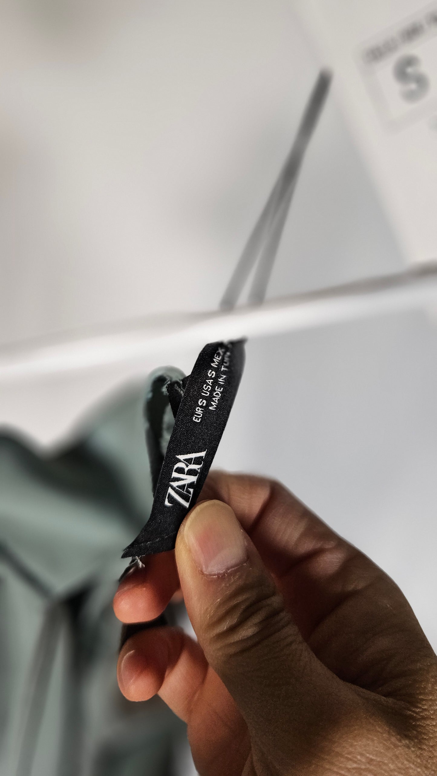 ZARA BELTED JUMPSUIT WITHGATHERED SHOULDERS size S