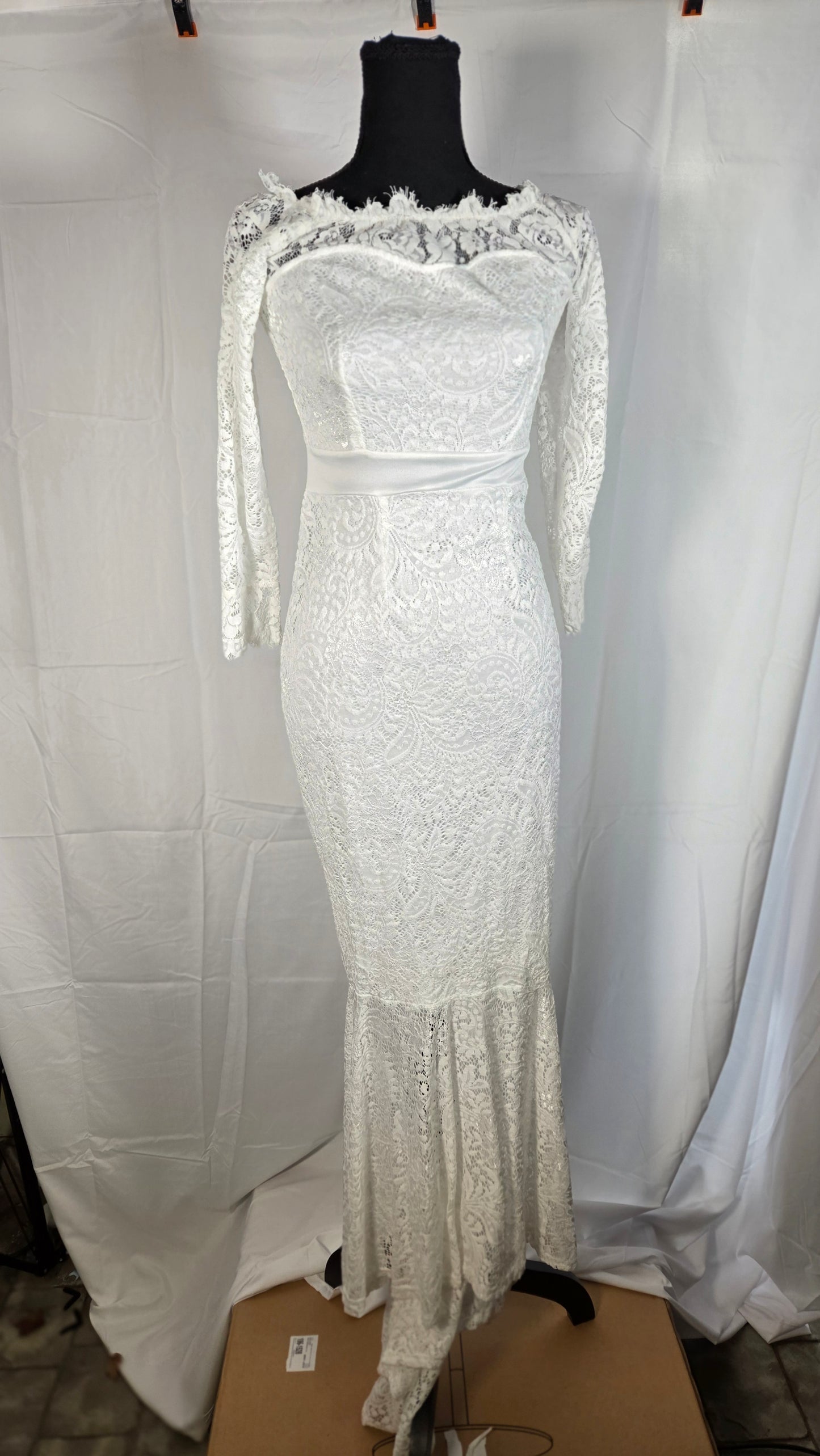 Lace Mermaid Wedding Dress Bateau Neck Long Sleeves Illusion Back with Buttons Bridal Gowns Size No