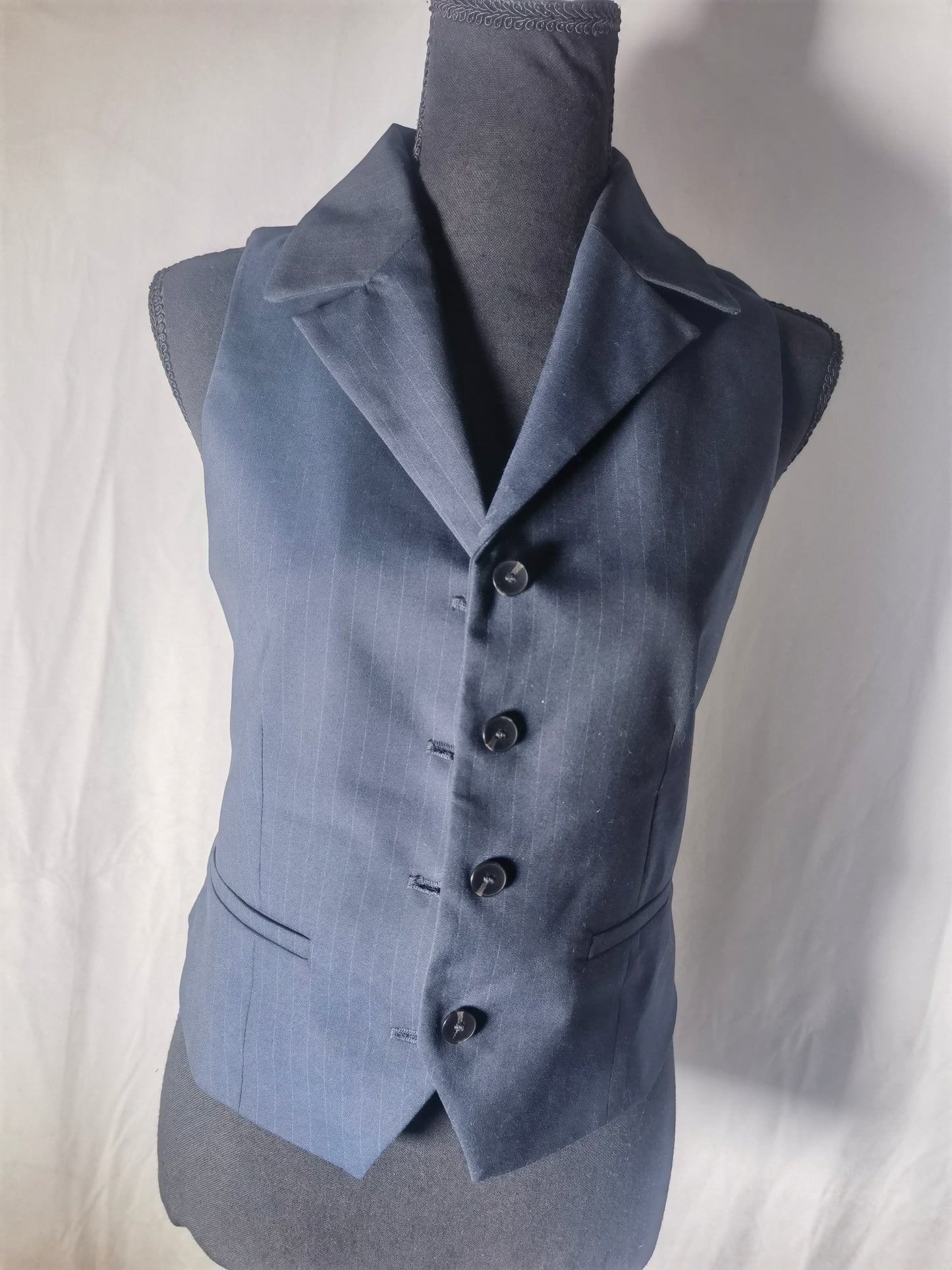 FITTED PINSTRIPE VEST size S