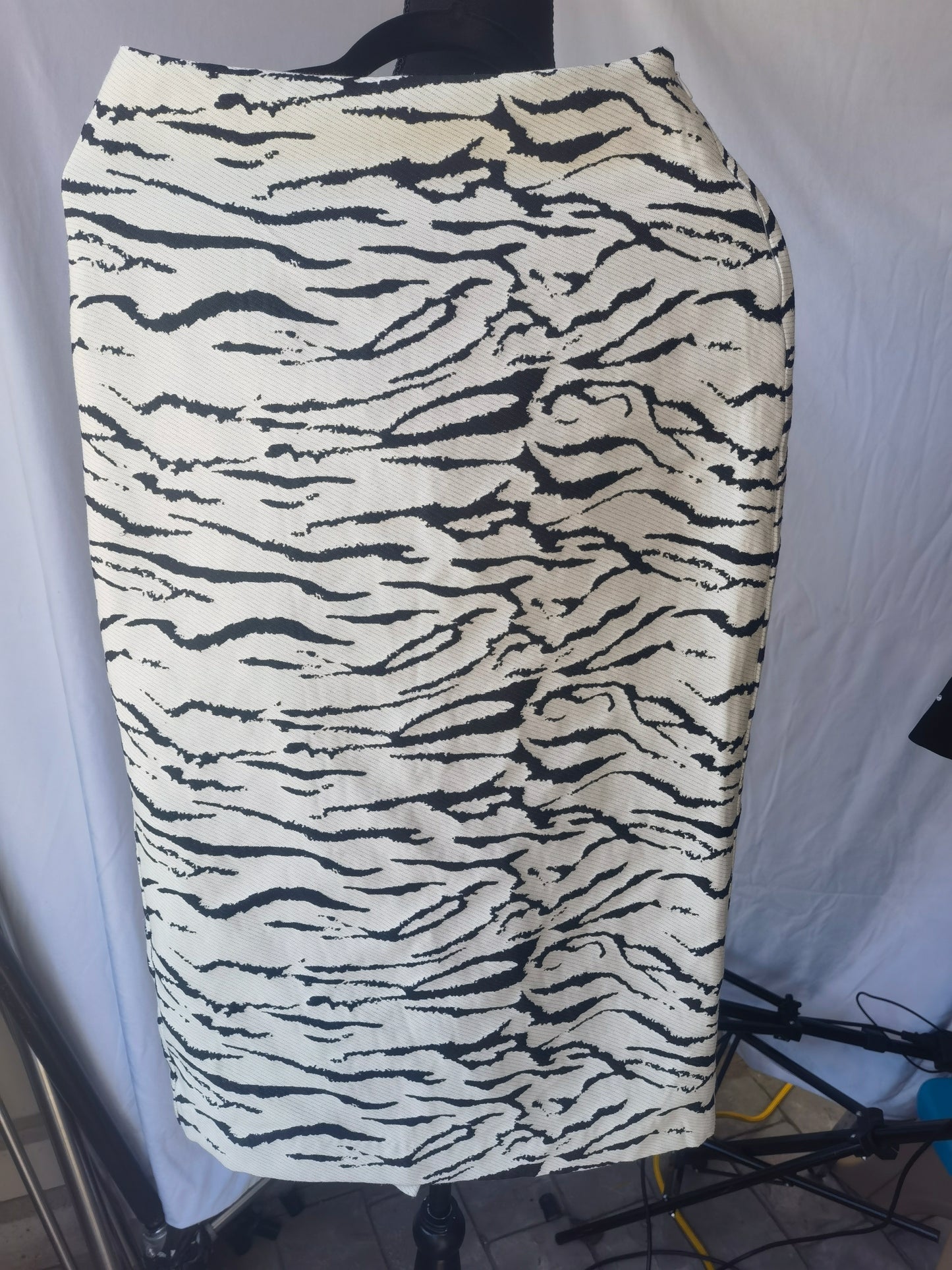 Women's white and black striped skirt size 4