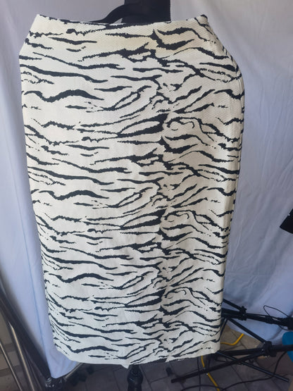 Women's white and black striped skirt size 4