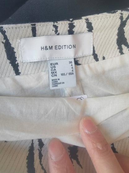 Women's white and black striped skirt size 4