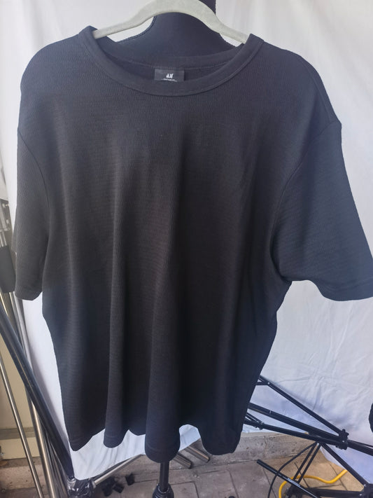 Men's black short-sleeve size L
