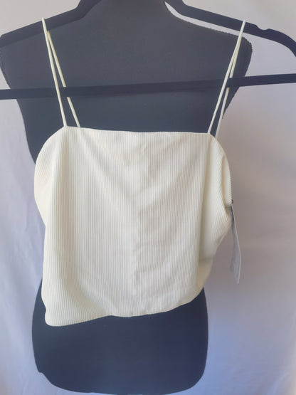 Women's white tube top didn't find size on picture