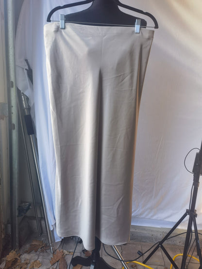 SATIN EFFECT MIDI SKIRT Size L