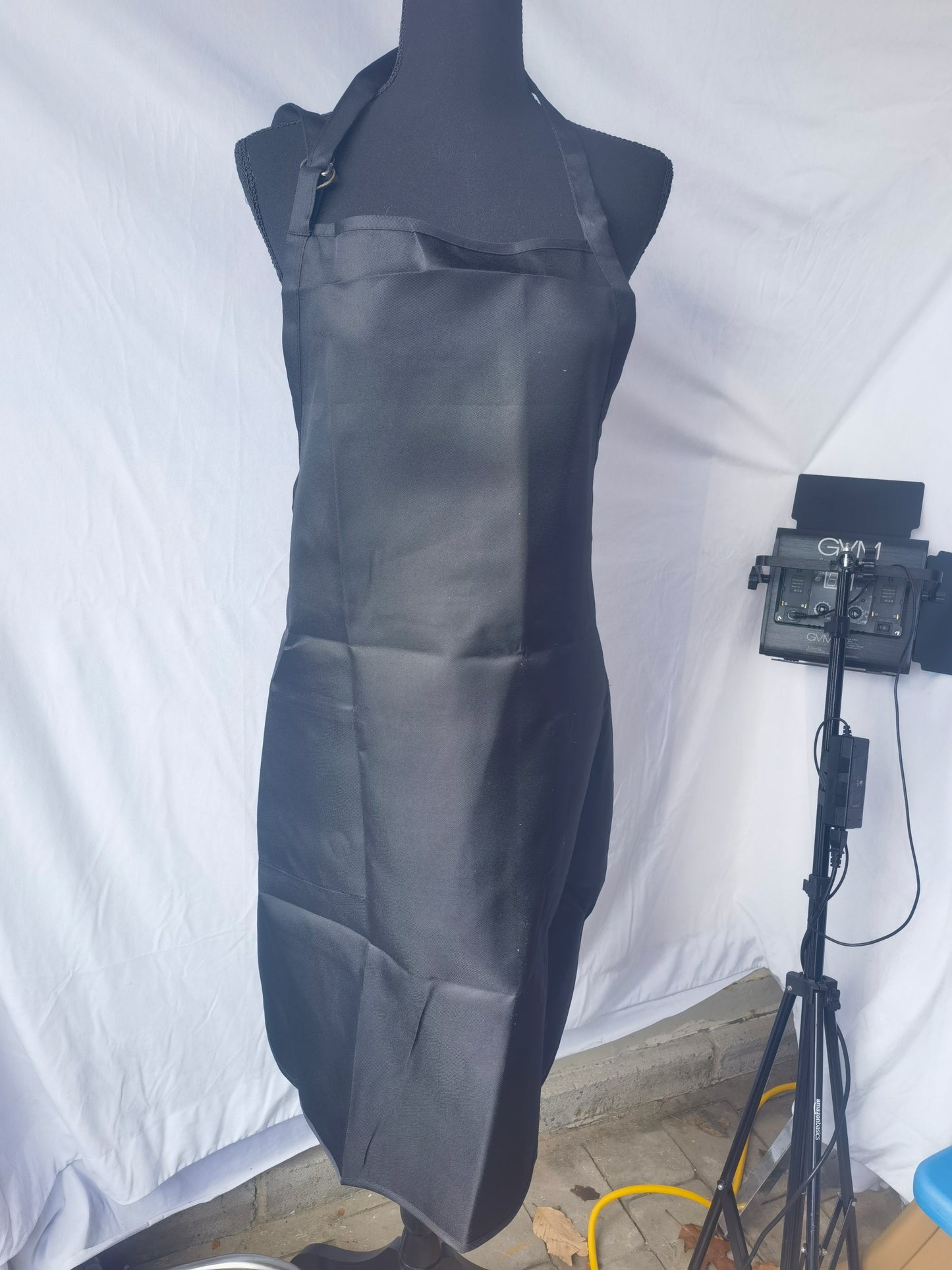 Betty Dain Ultimate Salon Stylist Apron, Lightweight Iridescent Nylon, Two Lower Pockets with Zippered Bottoms, Adjustable Snap Neck Closure, Waist Ties Worn Front or Back, Machine Washable, Black didn't find size on picture