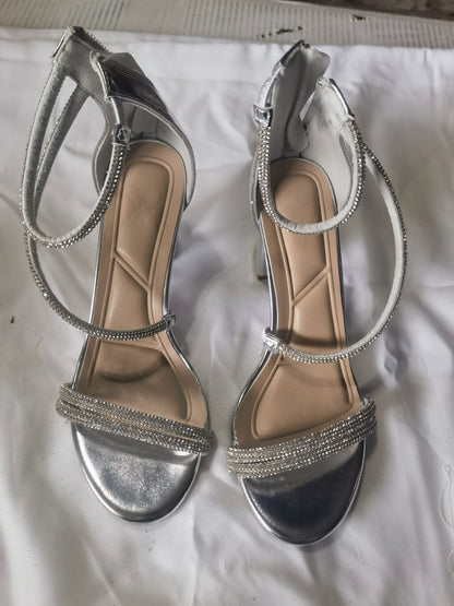Women's high heels size 7