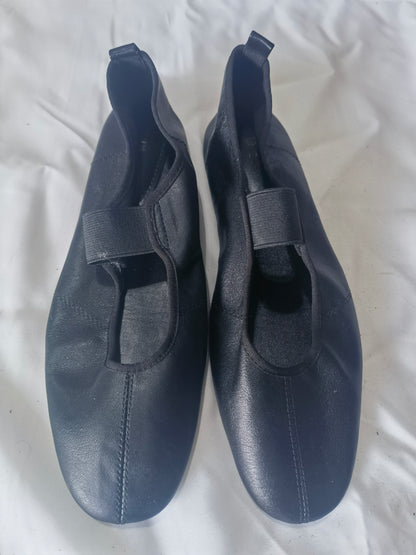 LEATHER BALLET FLATS WITH ELASTIC STRAP size 39