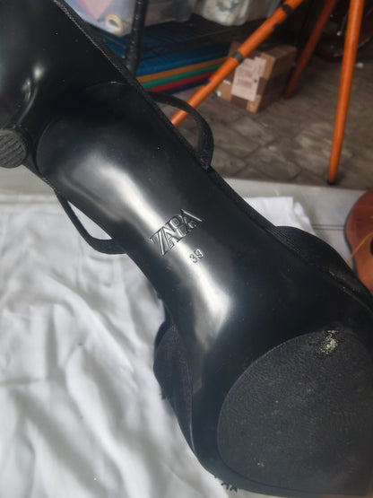 SLING BACK BOW HEELS  size 39