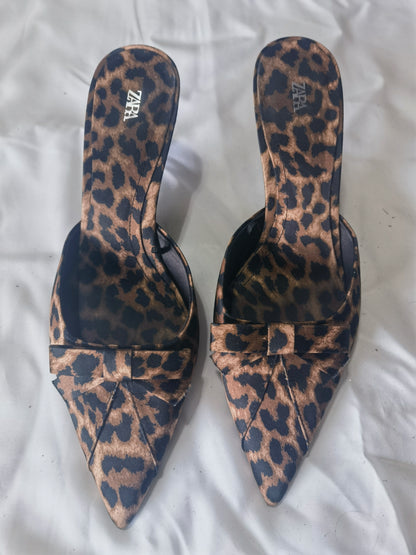 ANIMAL PRINT BOW HIGH HEEL MULES  Size 39