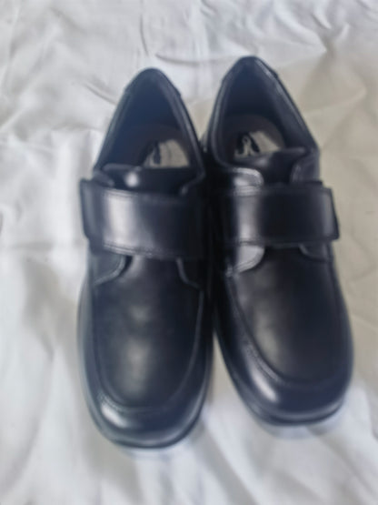 Women's LEATHER SHOES  size 2.5M