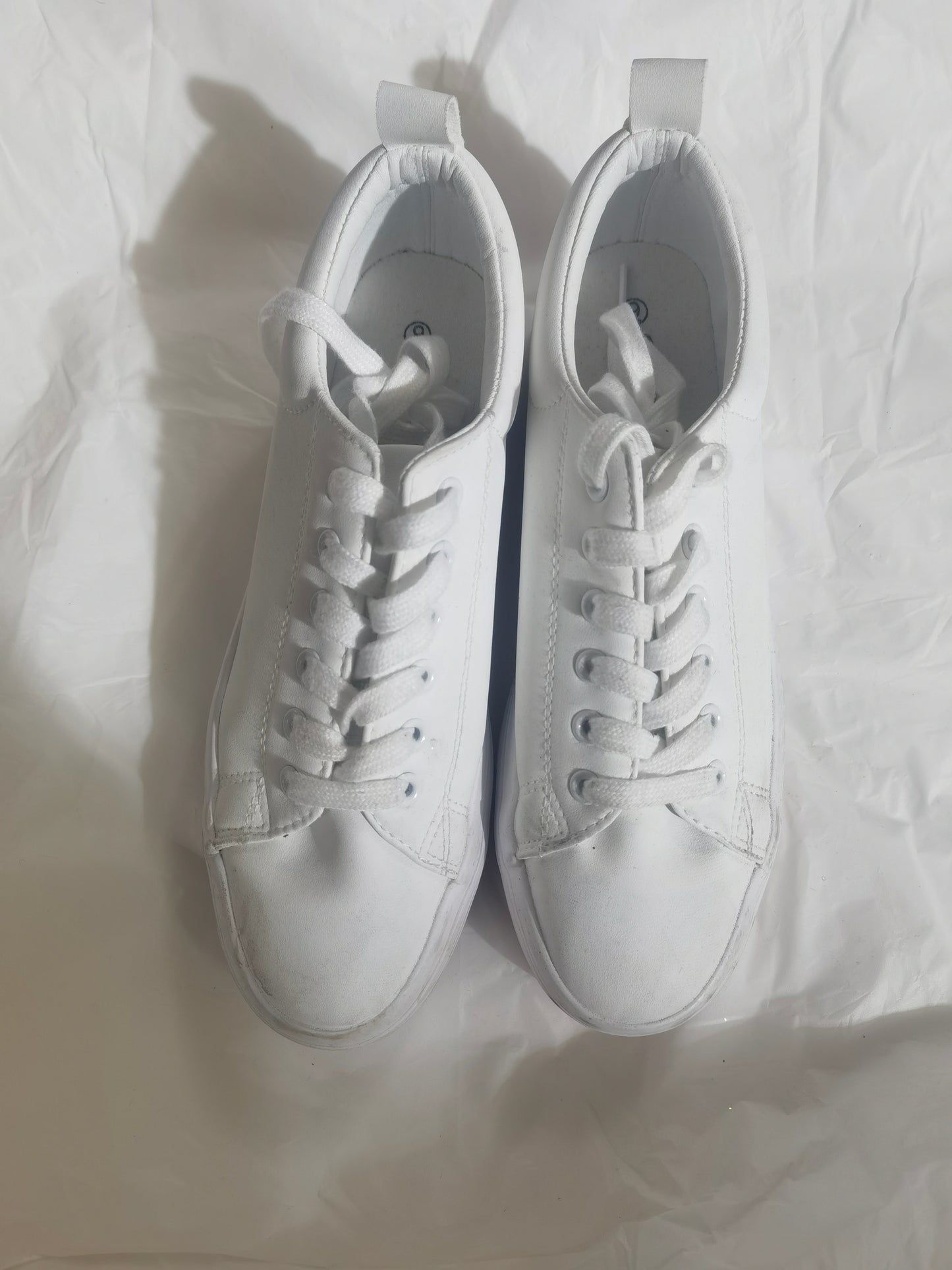 White Sneakers 8013 Casual Fashion Comfortable Classic Shoes for Walking size 9