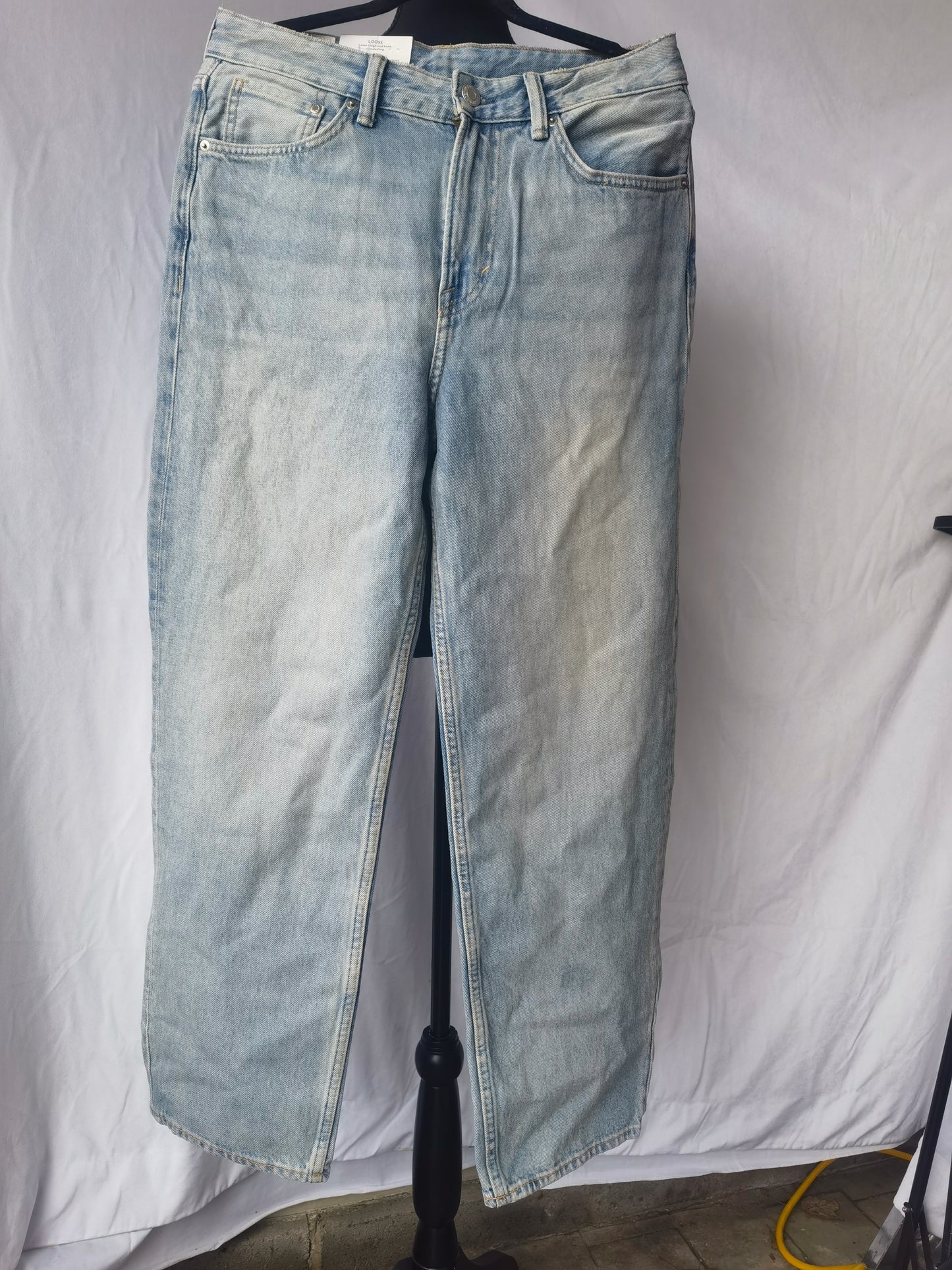 Athleta Women's Sculptek Straight Leg Ankle Jean Light Wash Distressed Size 30/32