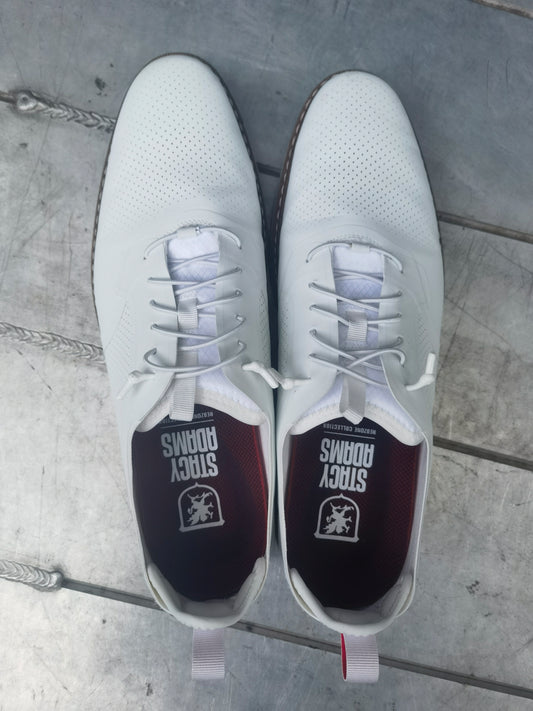Men's casual white shoes