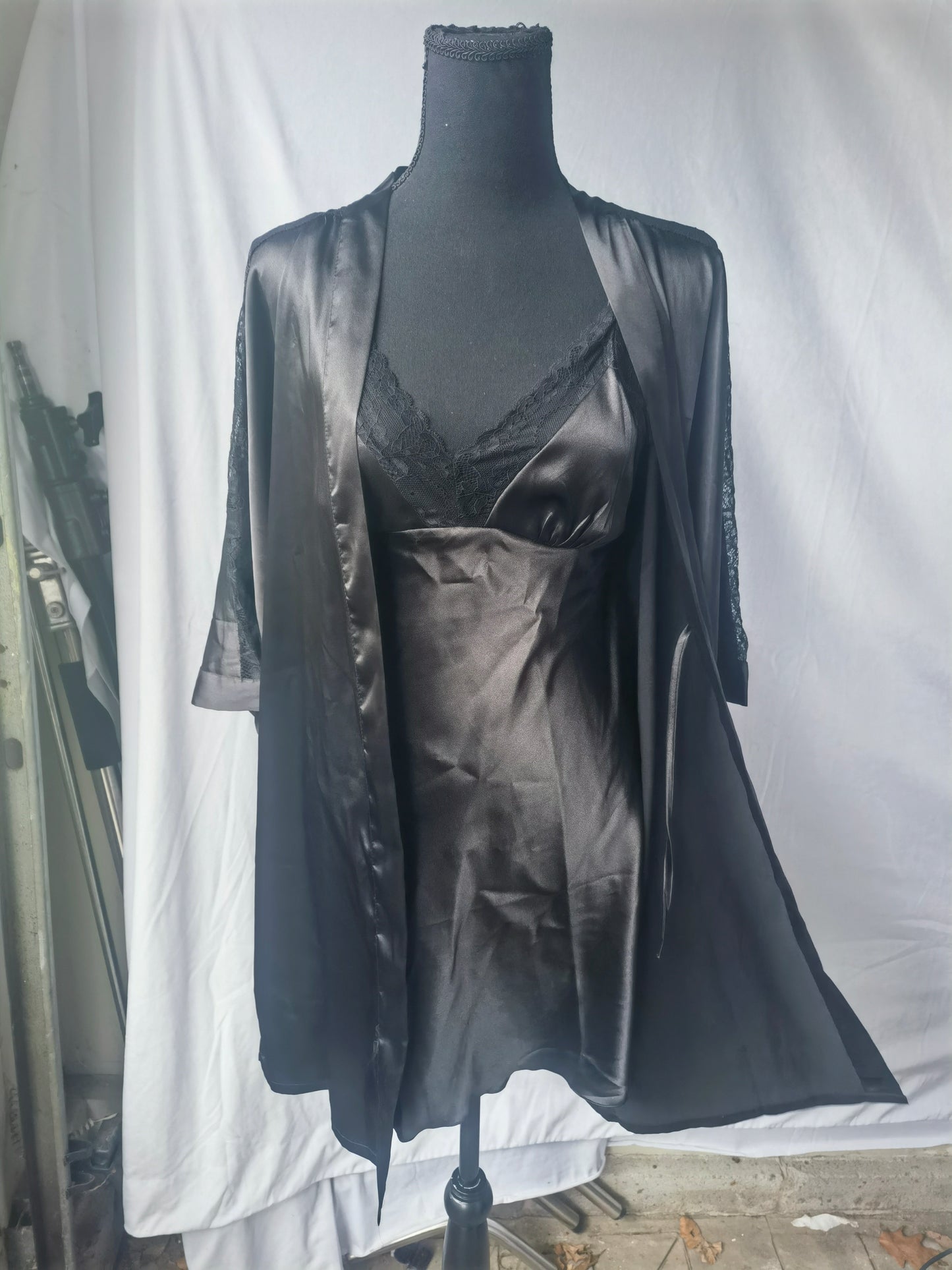 escalier Women's Satin Robe -Satin Nightgown  Fontana di vita Set -Lace - Black size S