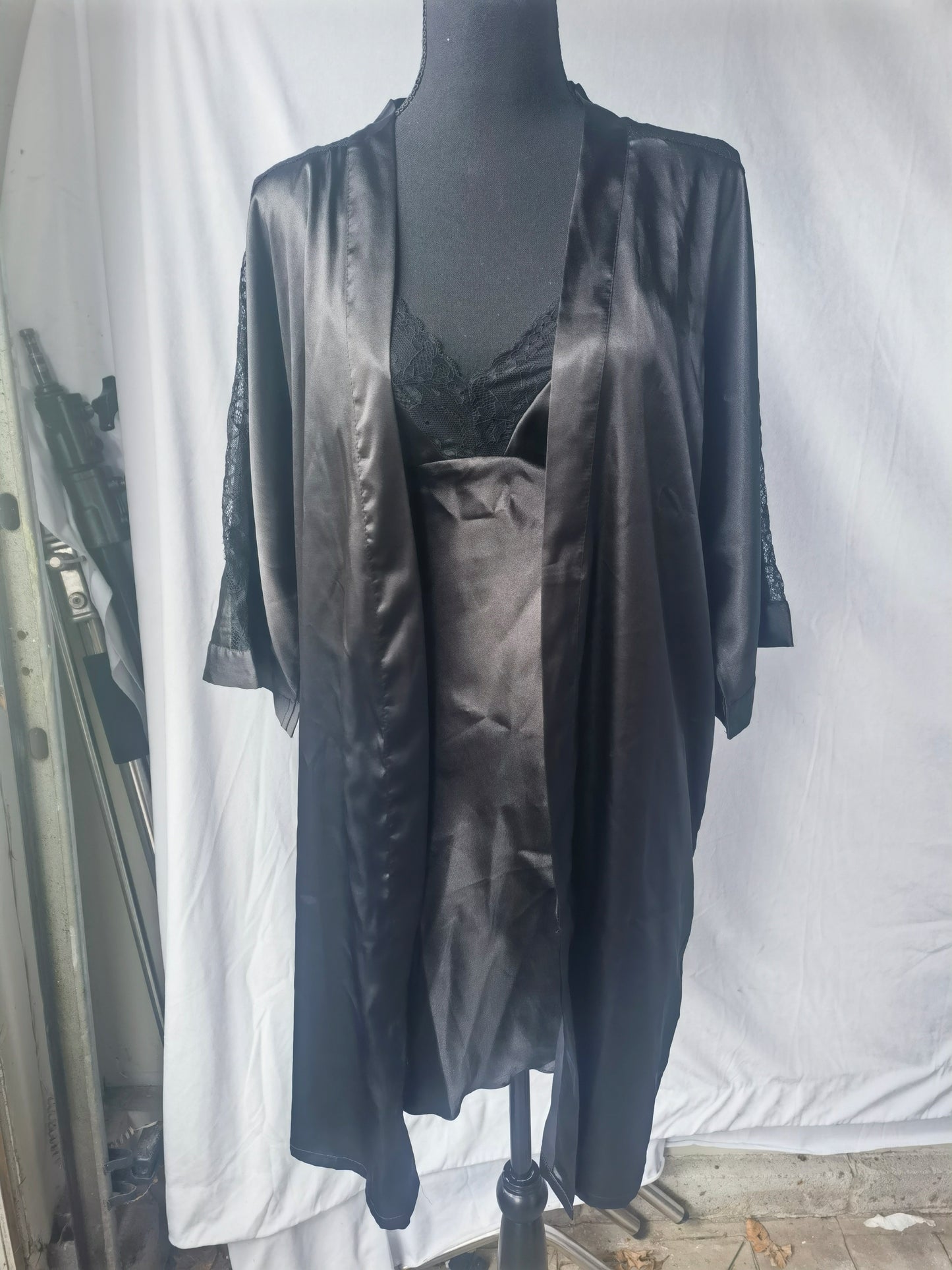 escalier Women's Satin Robe -Satin Nightgown  Fontana di vita Set -Lace - Black size S