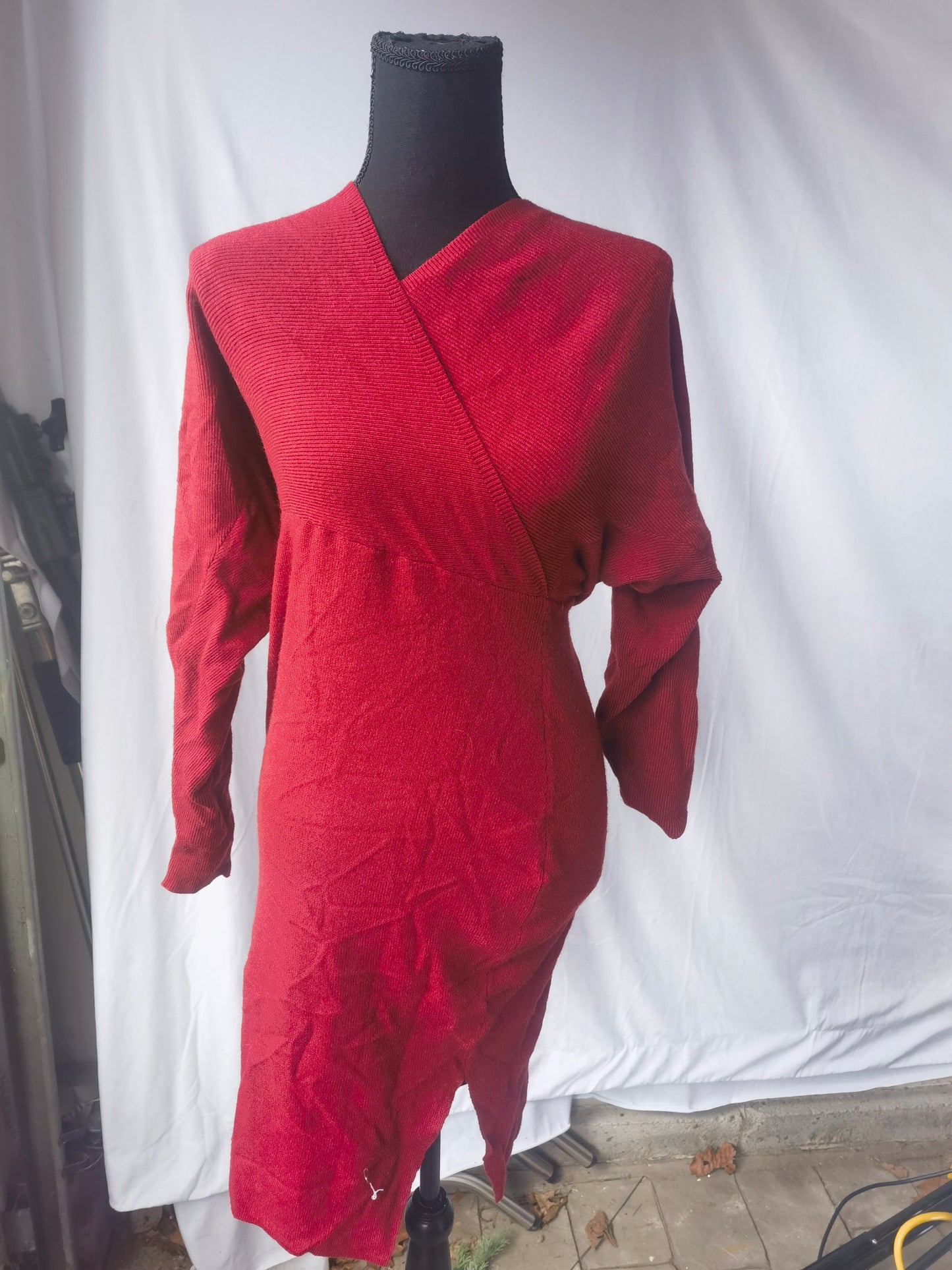 Women's Red Cross V Neck Irregular Hem Knit Dress Size M