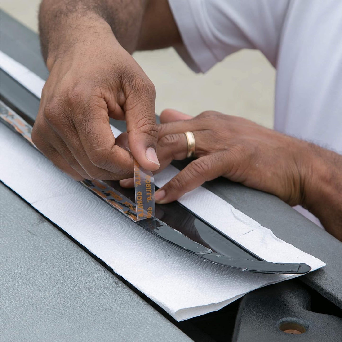 Gorilla Tough & Clear Double Sided Mounting Tape, Clear Tape, 1" x 150" (Pack of 1) - Weatherproof for Indoor or Outdoor