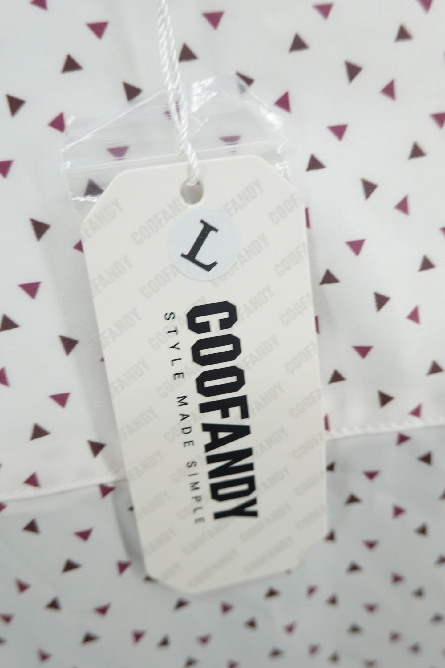 COOFANDY Unisex White Triangle Print Button-Up Shirt – Size L