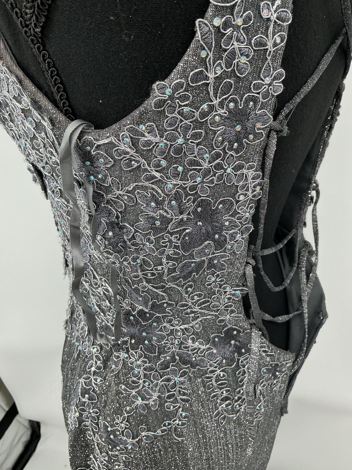 Gray Long Dress with Silver Floral Patterns Size M