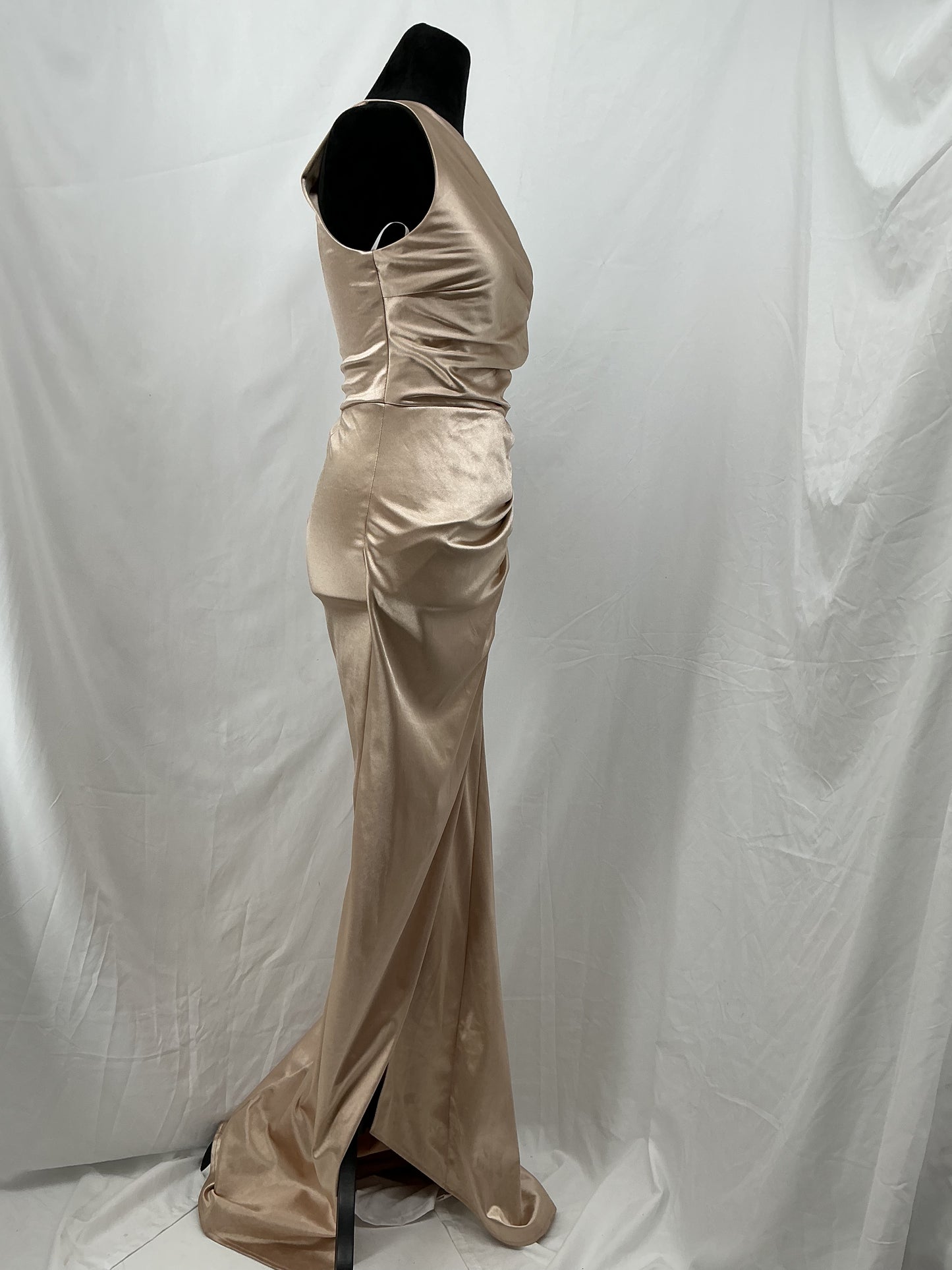 Gold Sleeveless Long Dress Size M