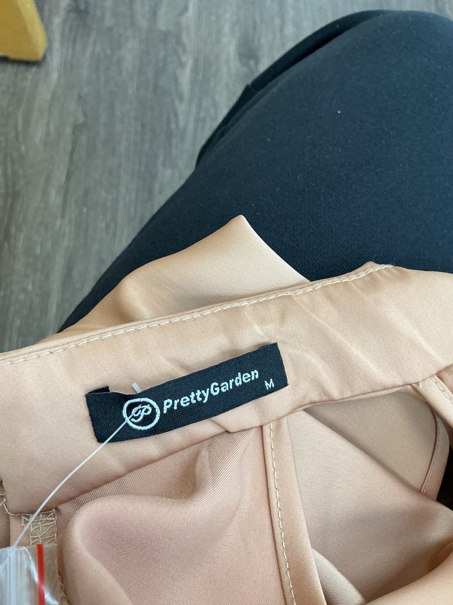 Pretty Garden Tan Dress Size M