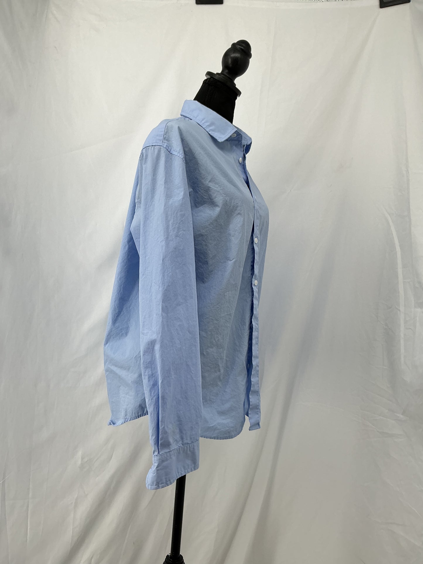 SHEIN Light Blue Button-up Shirt Size L