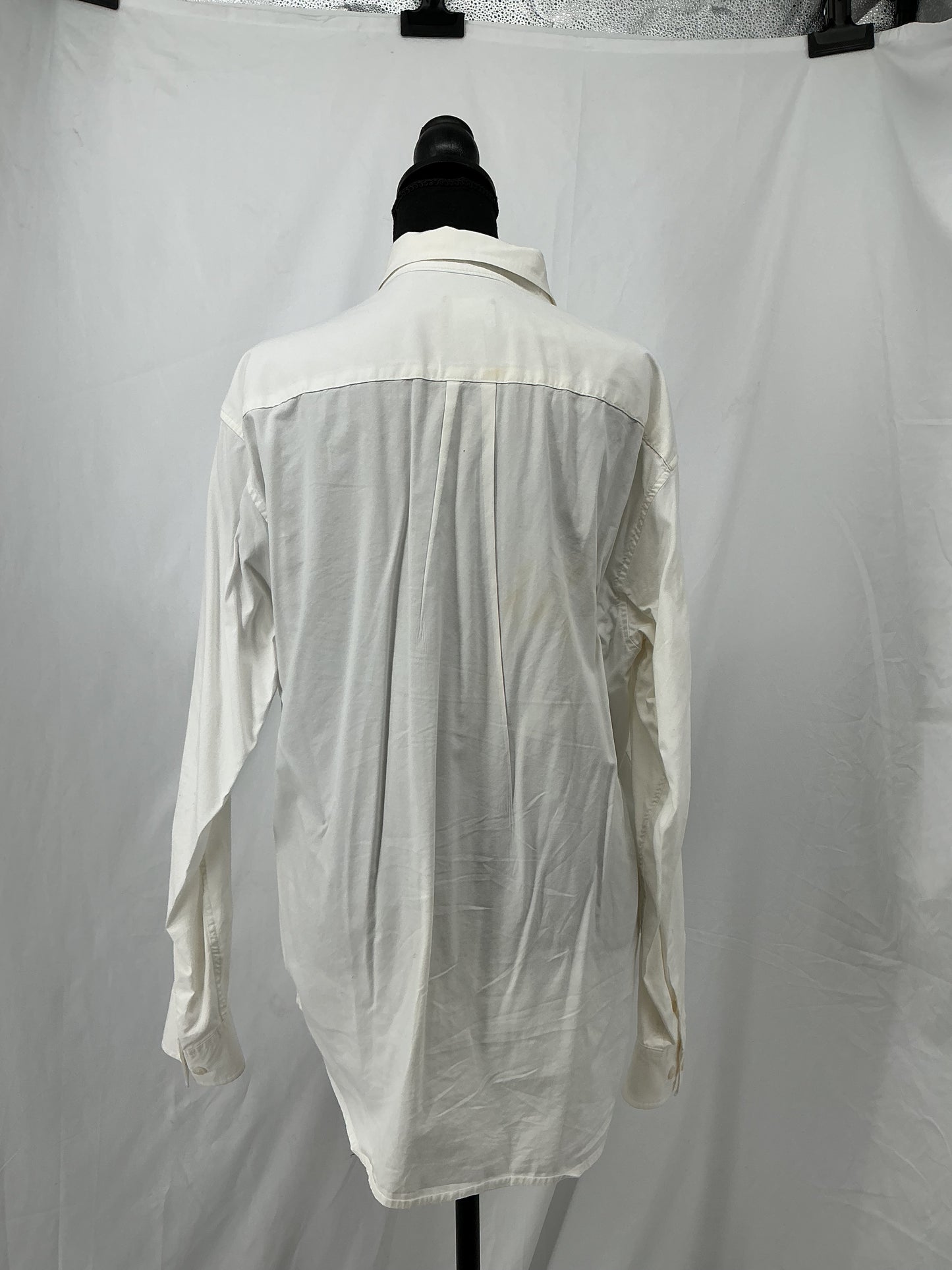 H&M White Button-up Shirt Size M